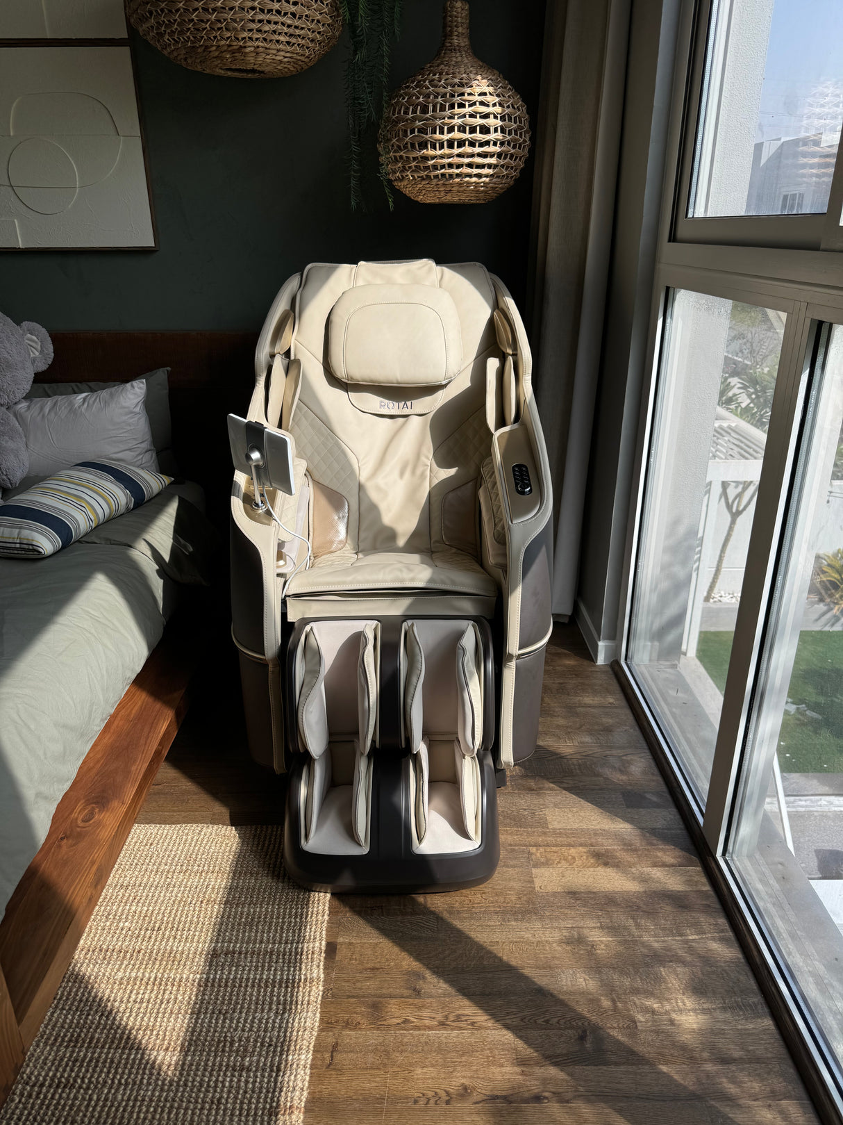 Buy cheap and affordable sofas, chairs, lights, lamps, and home decor items online at factory wholesale prices in Dubai, Sharjah, Abu Dhabi, and across the UAE.