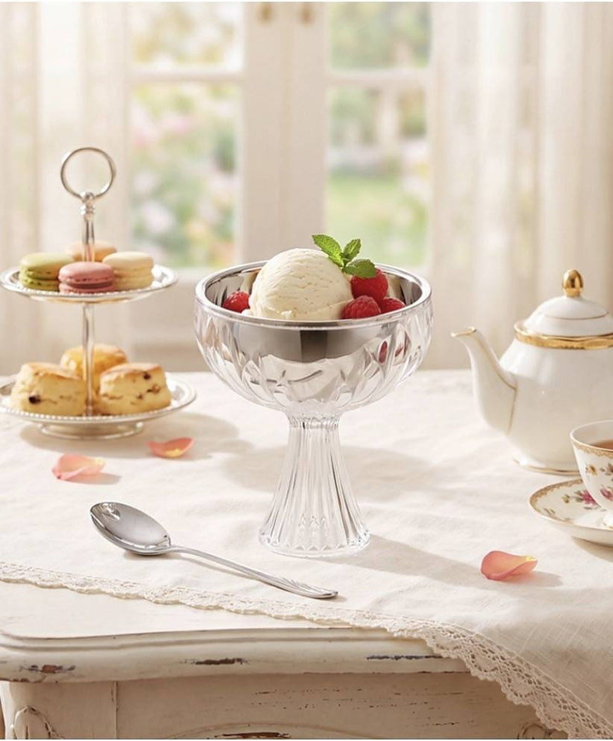 LUXMOOD Light Dessert & Ice Cream Cup with Spoon – clear cup with ice cream and raspberries, spoon on linen