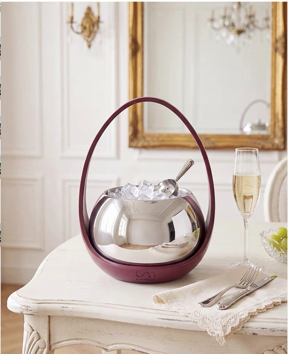 LUXMOOD Magic Egg Ice Bucket 1L – Silver – with ice and champagne