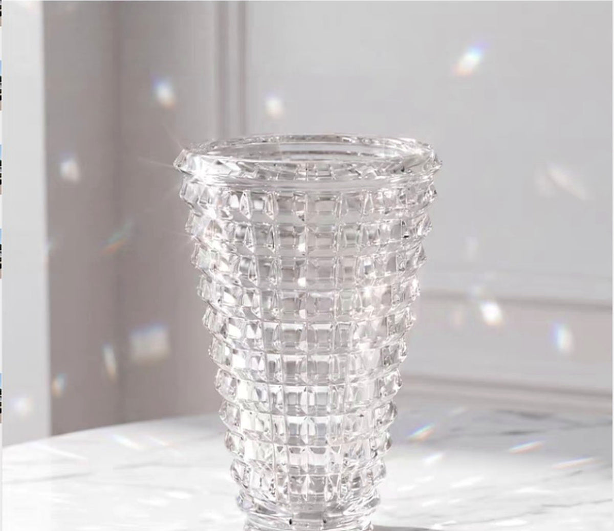 LUXMOOD Round Light Crystal Vase – Large – crystal detail