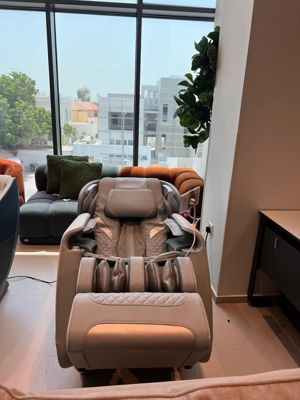 Rotai Royal Omega Massage Chair - HOCC