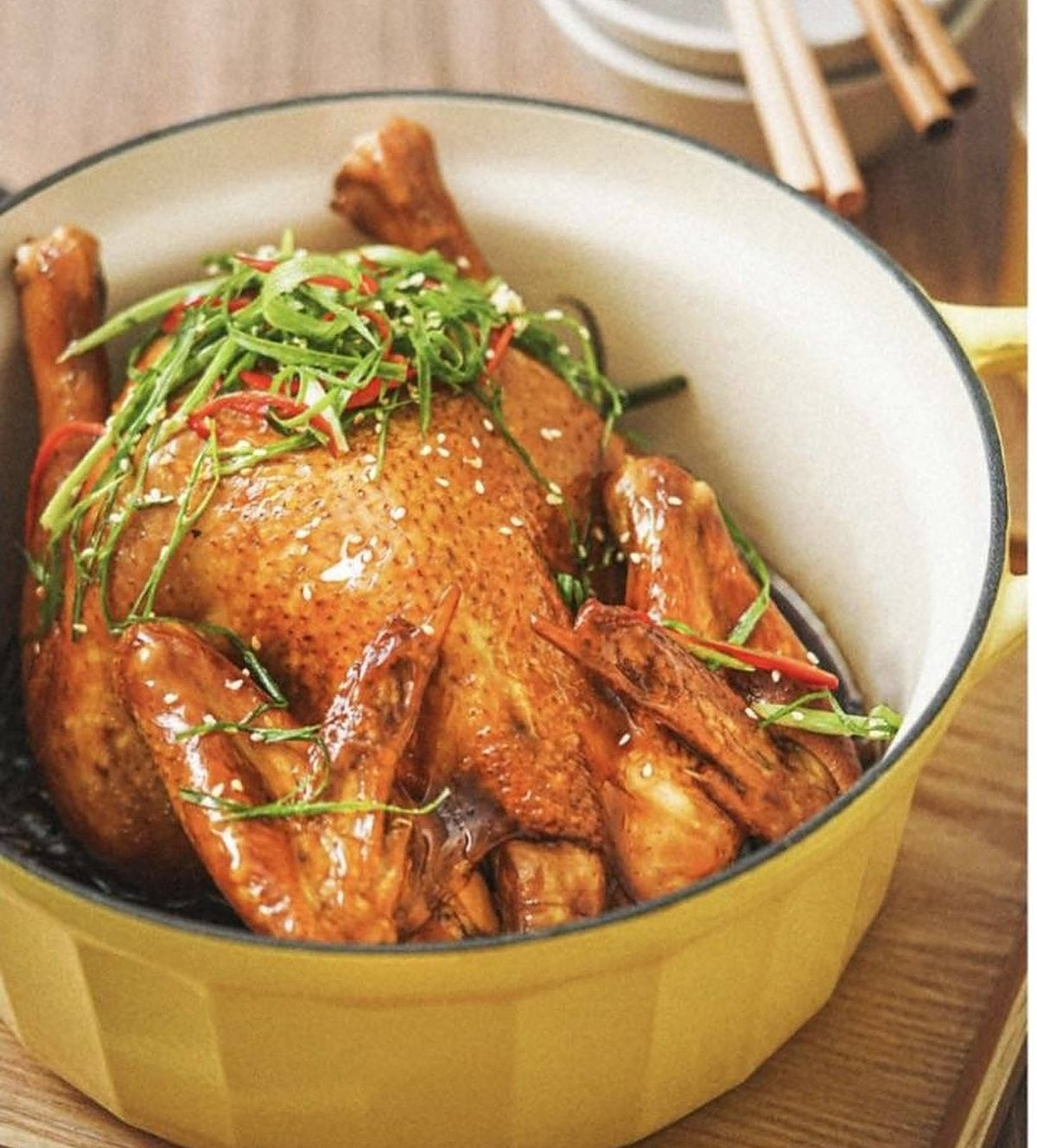 BUYDEEM CP551 Enamel Cast Iron Casserole 25cm – scallion-oil chicken in the yellow pot
