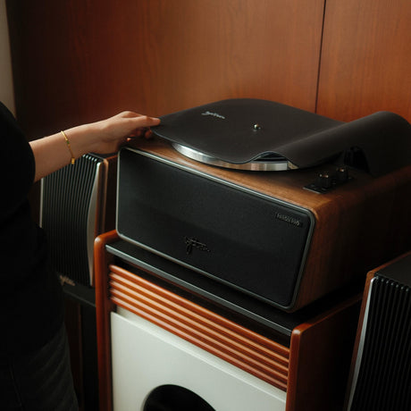 syitren PARON PRO Vinyl Record Player with Built-in Speakers